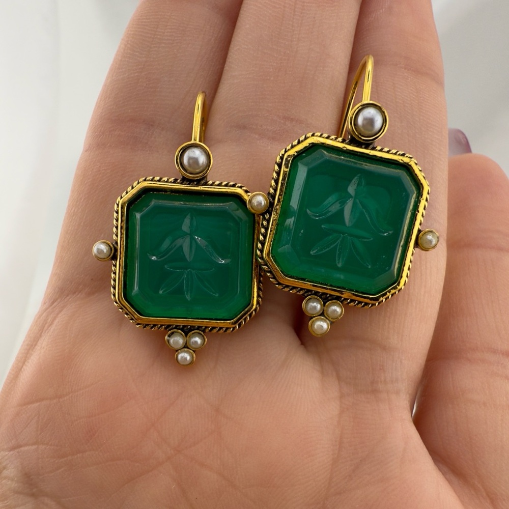 Vintage Emerald Green Earrings – Polished CEO Aesthetic